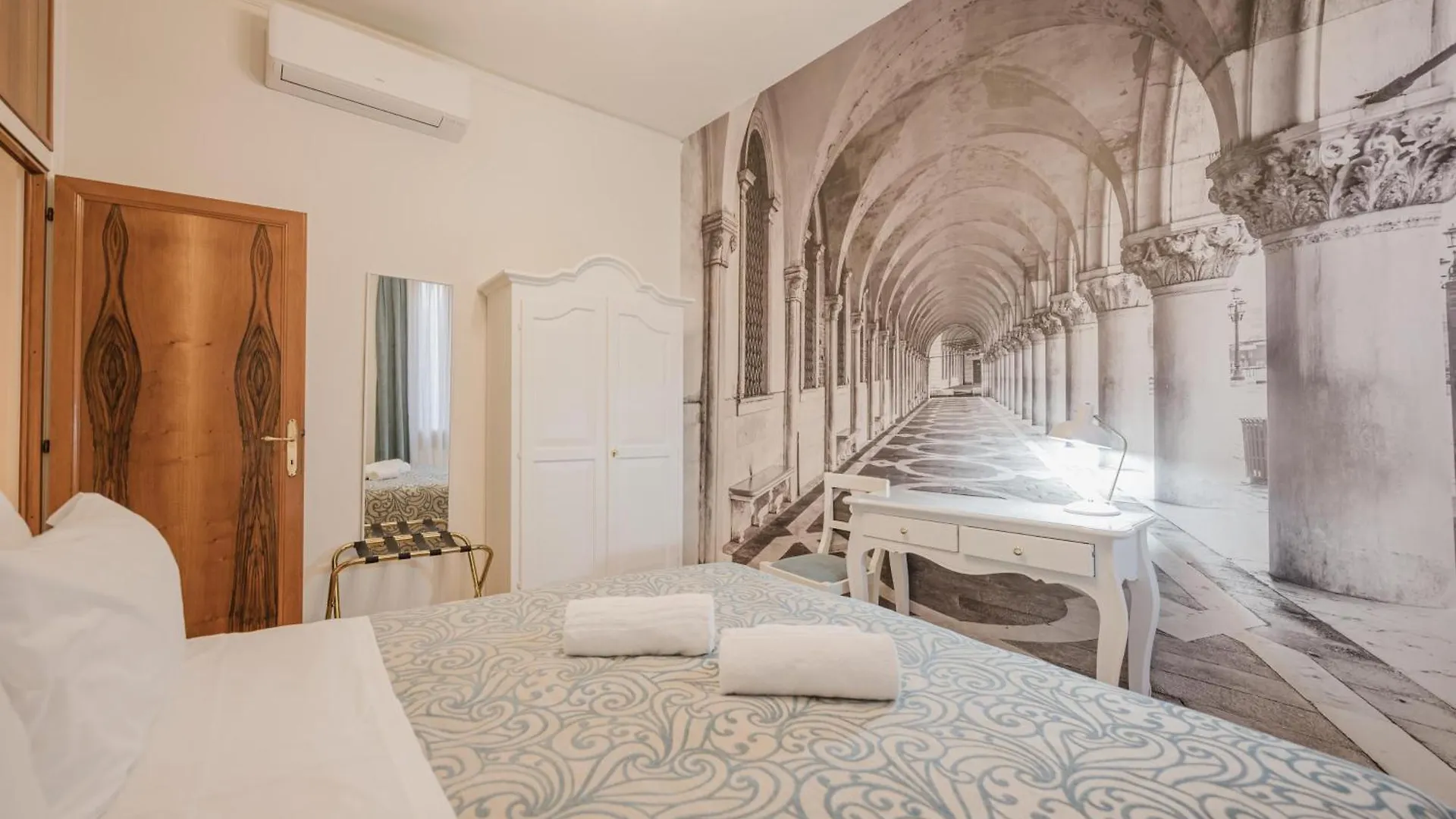 Santo Stefano Palace Veneza 0*,  Itália